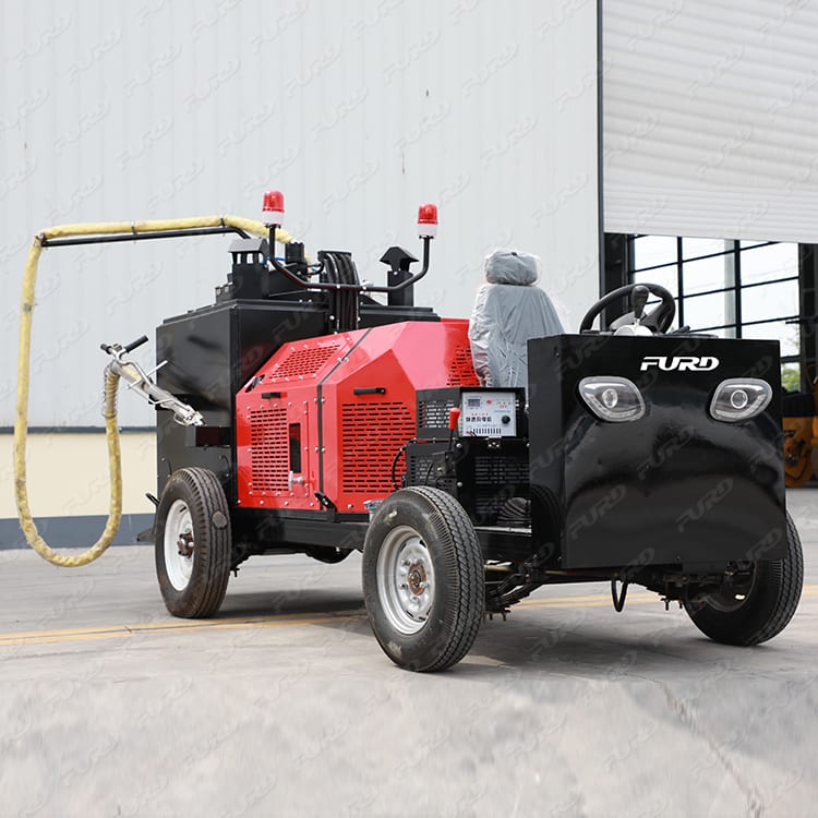Самоходная машина заделки трещин FURD FGF-350D, 350 л, горелка Riello